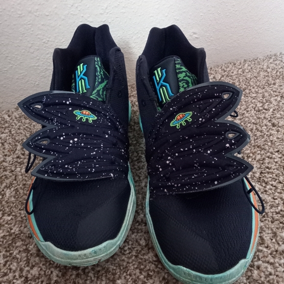 kyrie irving ufo shoes